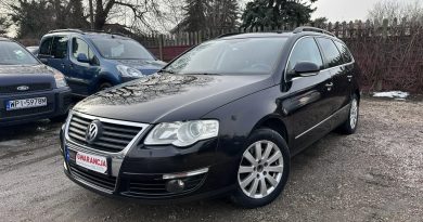 Volkswagen Passat (2010) Volkswagen Passat (2010)